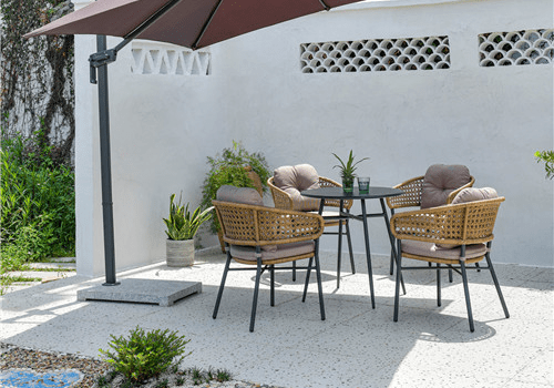 What are the advantages and disadvantages of outdoor handmade rattan tables and chairs?