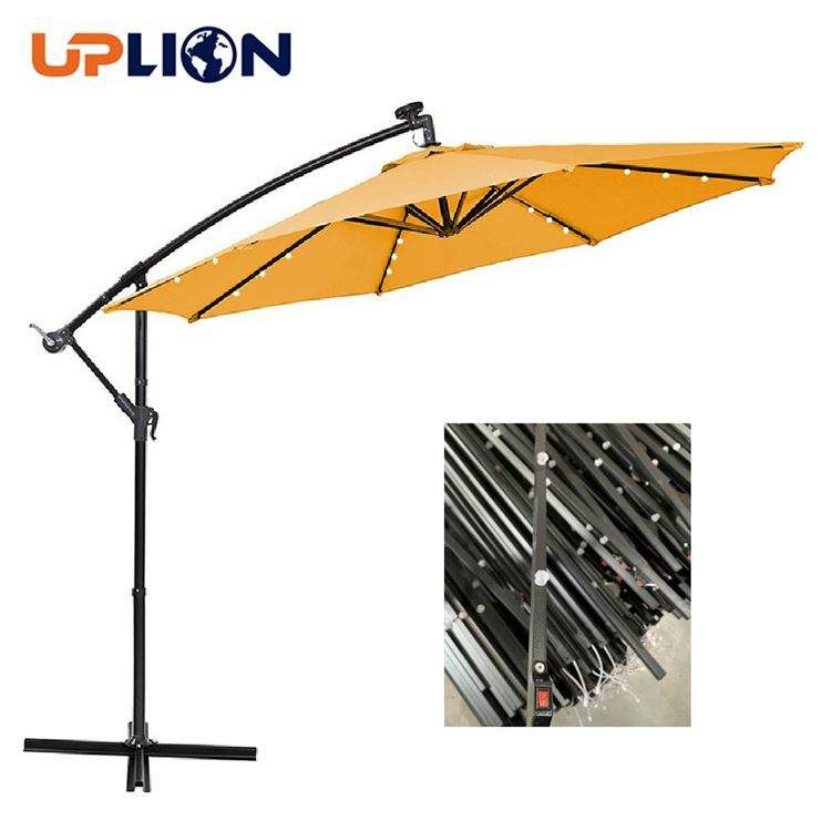 Sun umbrella providing shade for customers