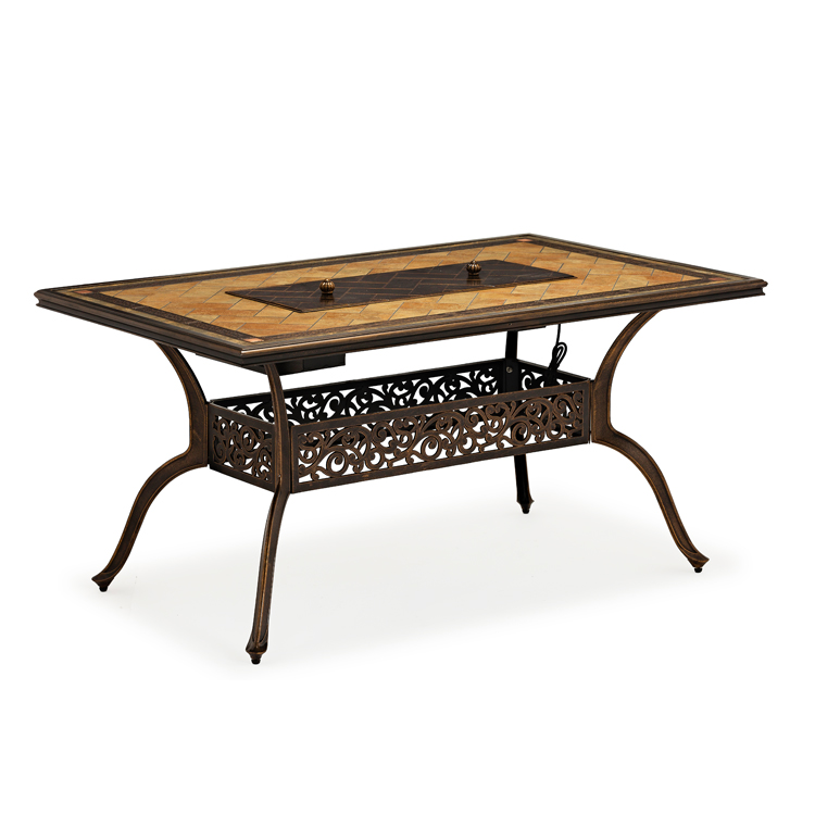 What is the general structure of cast aluminum leisure tables and chairs?