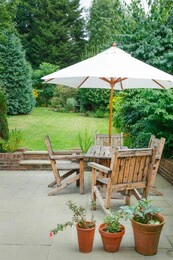 What Is The Difference between A Parasol And An Umbrella