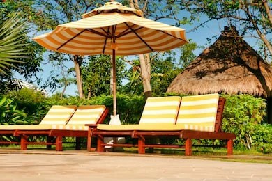 Best Patio Table Set with Umbrella for Outdoor Comfort